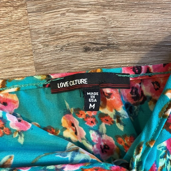 Love Culture Vintage Teal & Pink Floral Wide Leg Short V Neck Sleeveless Romper - Picture 5 of 11